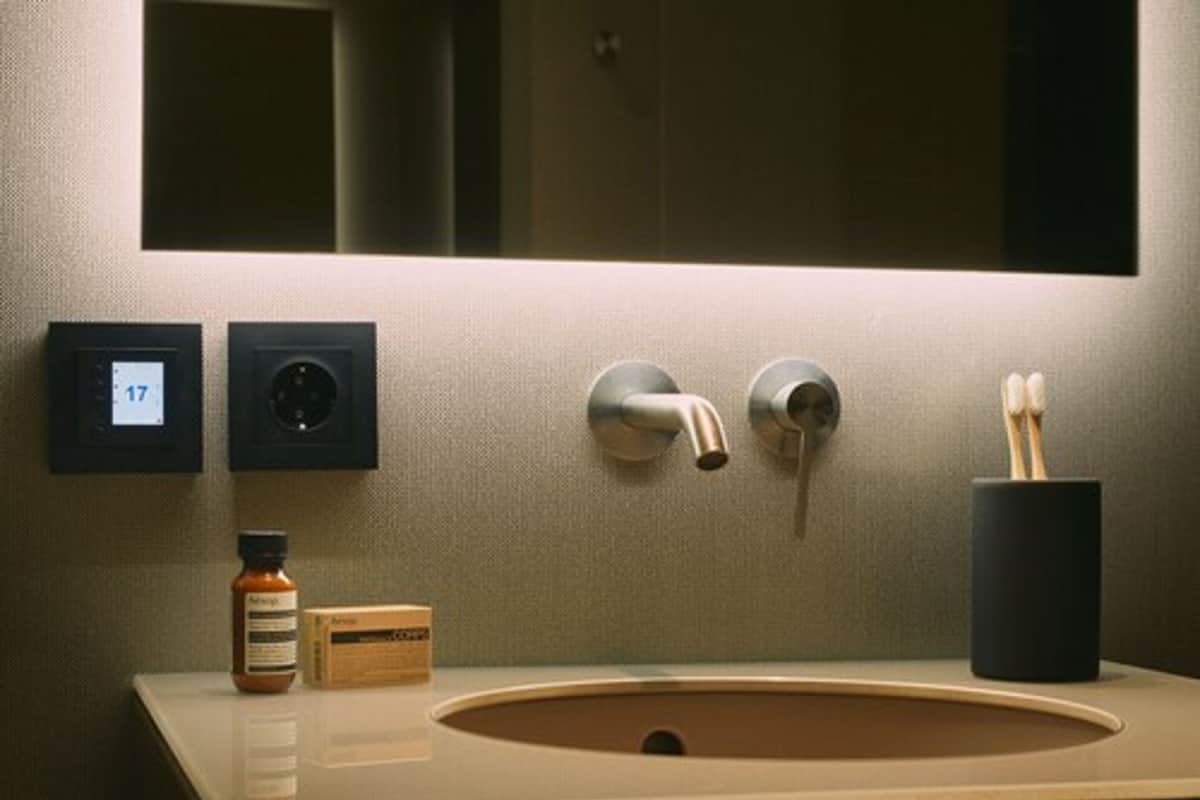 Shower, rainfall showerhead, hair dryer, heated floors