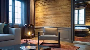 Suite, uitzicht op zee | 1 slaapkamer, luxe beddengoed, donzen dekbedden, pillowtop-bedden