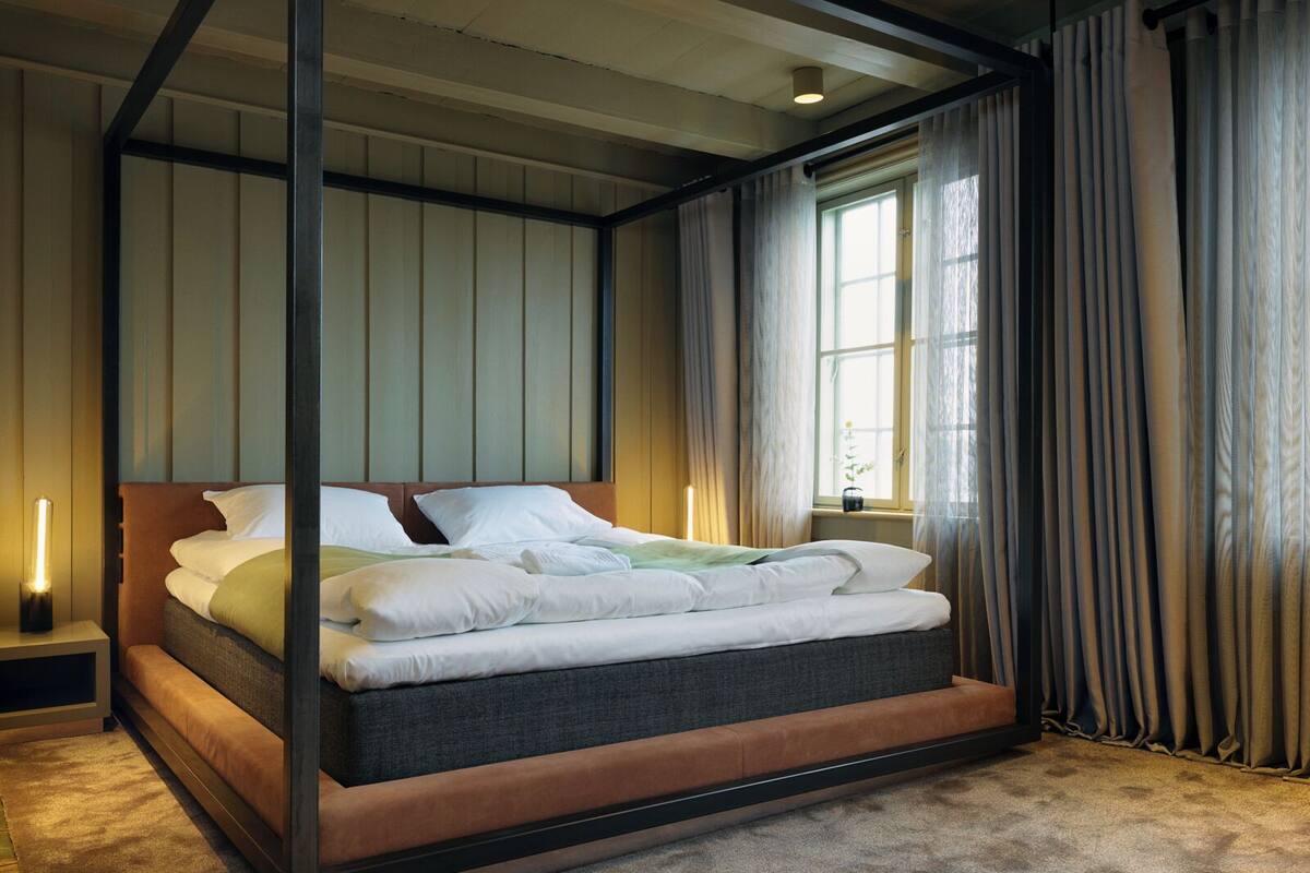 1 bedroom, premium bedding, down duvets, pillow-top beds