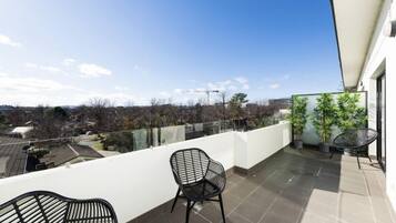 Deluxe Apartment | Terrace/patio