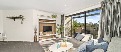 Executive Apartment | Living area