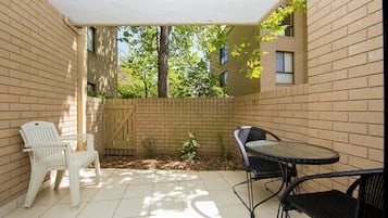 Apartment, 2 Bedrooms (Kingston Court 16) | Terrace/patio