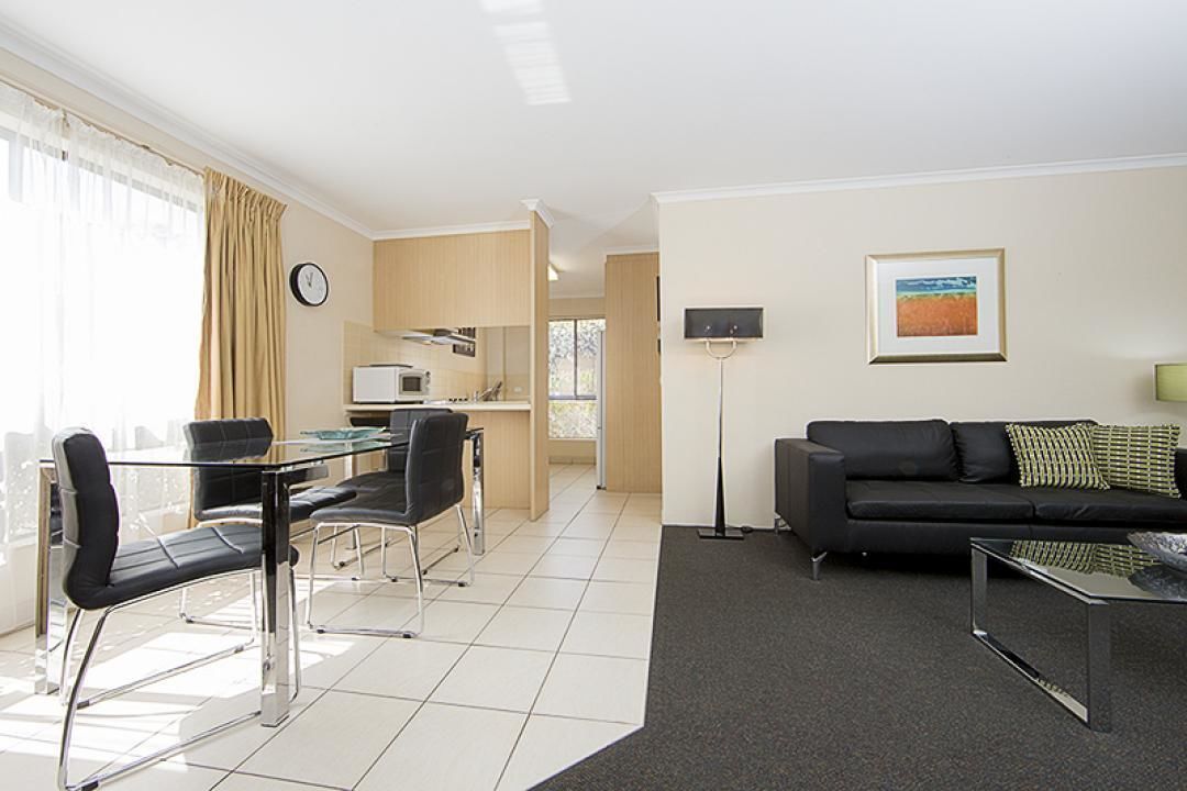 Apartment, 2 Bedrooms (Kingston Court 16) | Living area