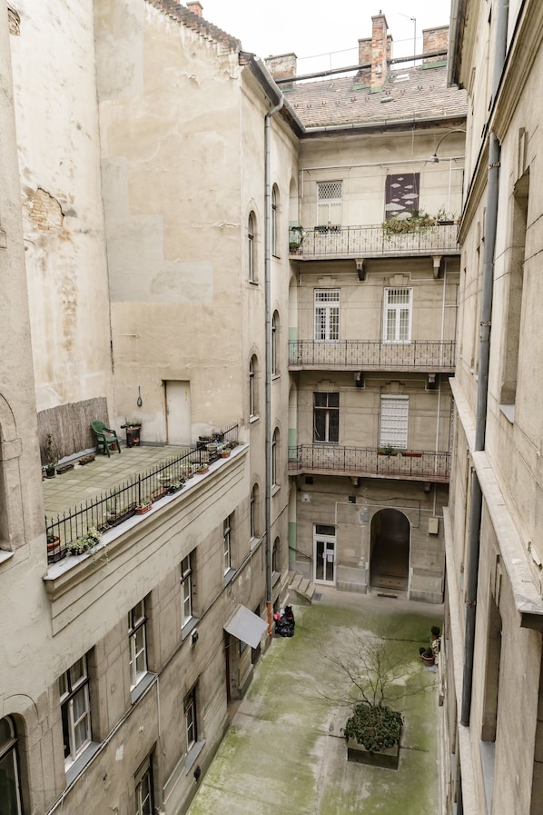 Courtyard - Pelicanstay in Buda Historical District (Budapest)