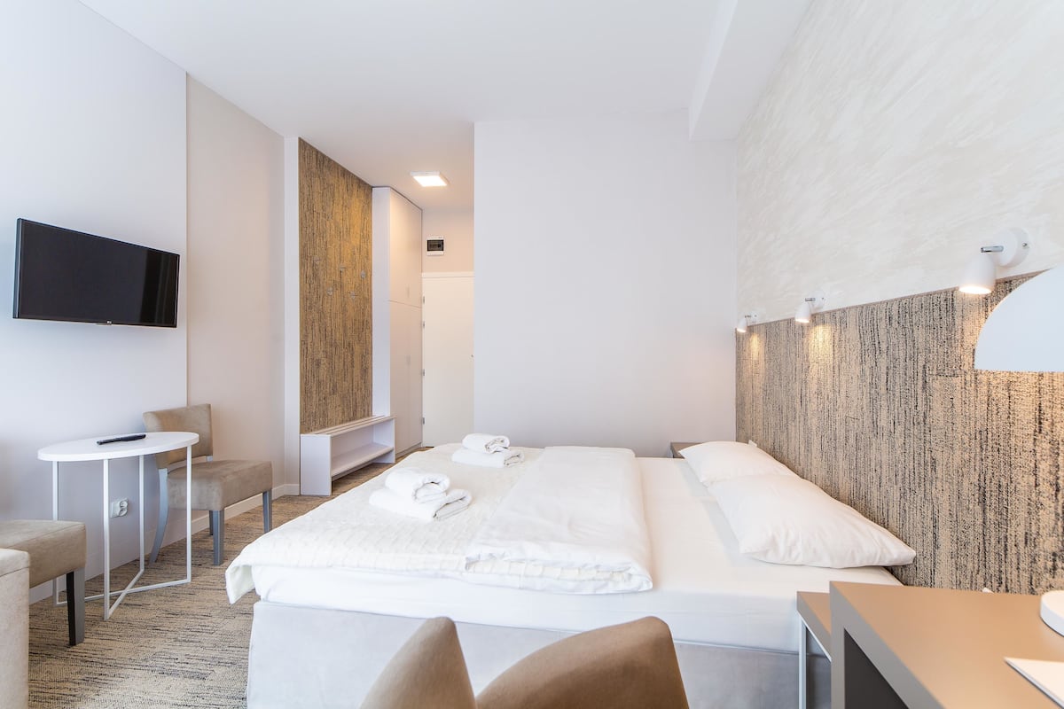 Minibar, Bügeleisen/Bügelbrett, kostenloses WLAN, Bettwäsche