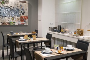 Restaurant - Midnight in Genova (Genoa)
