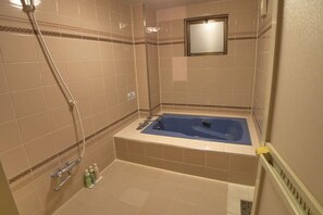 Economy Single Room, 1 Bedroom | Bathroom | Separate tub and shower, free toiletries, hair dryer, slippers - GOLF III Atsugi - Adults Only (Atsugi)
