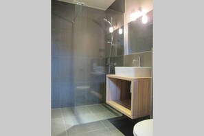 Cottage | Bathroom