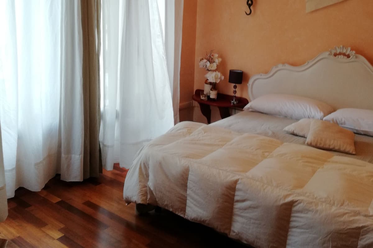 Habitación | 1 habitación, edredón, wifi gratis y ropa de cama