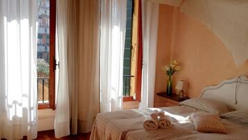 Copriletto in piuma, Wi-Fi gratuito, lenzuola