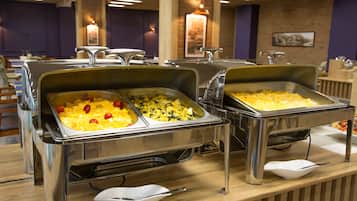 Bữa sáng buffet hàng ngày (25 GEL/mỗi người)