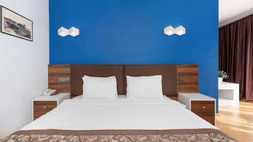 Phòng đôi Deluxe | Bộ đồ giường kháng dị ứng, minibar, két bảo mật tại phòng, bàn