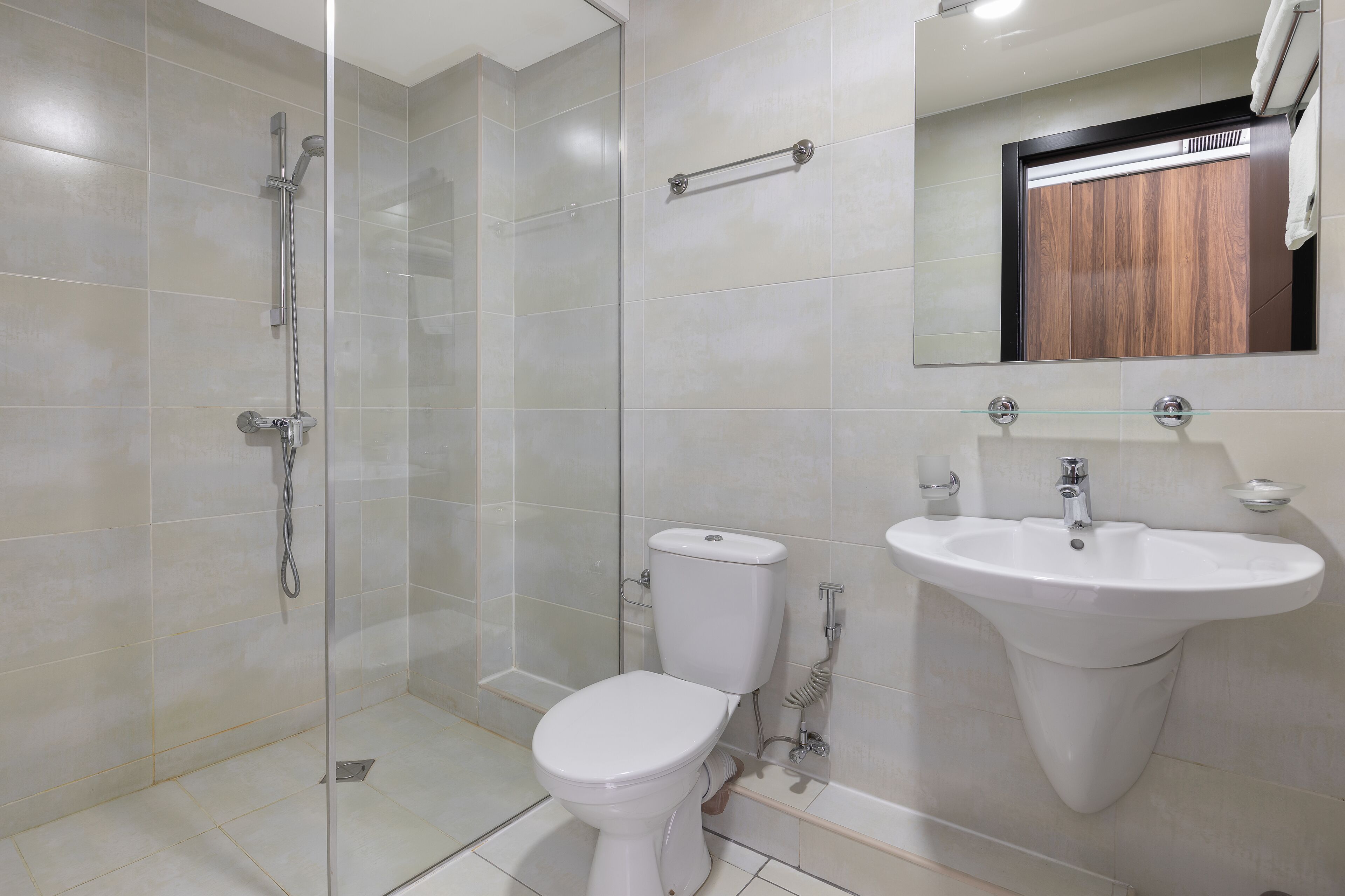deluxe double room | bathroom | shower, free toiletries, hair dryer, bathrobes