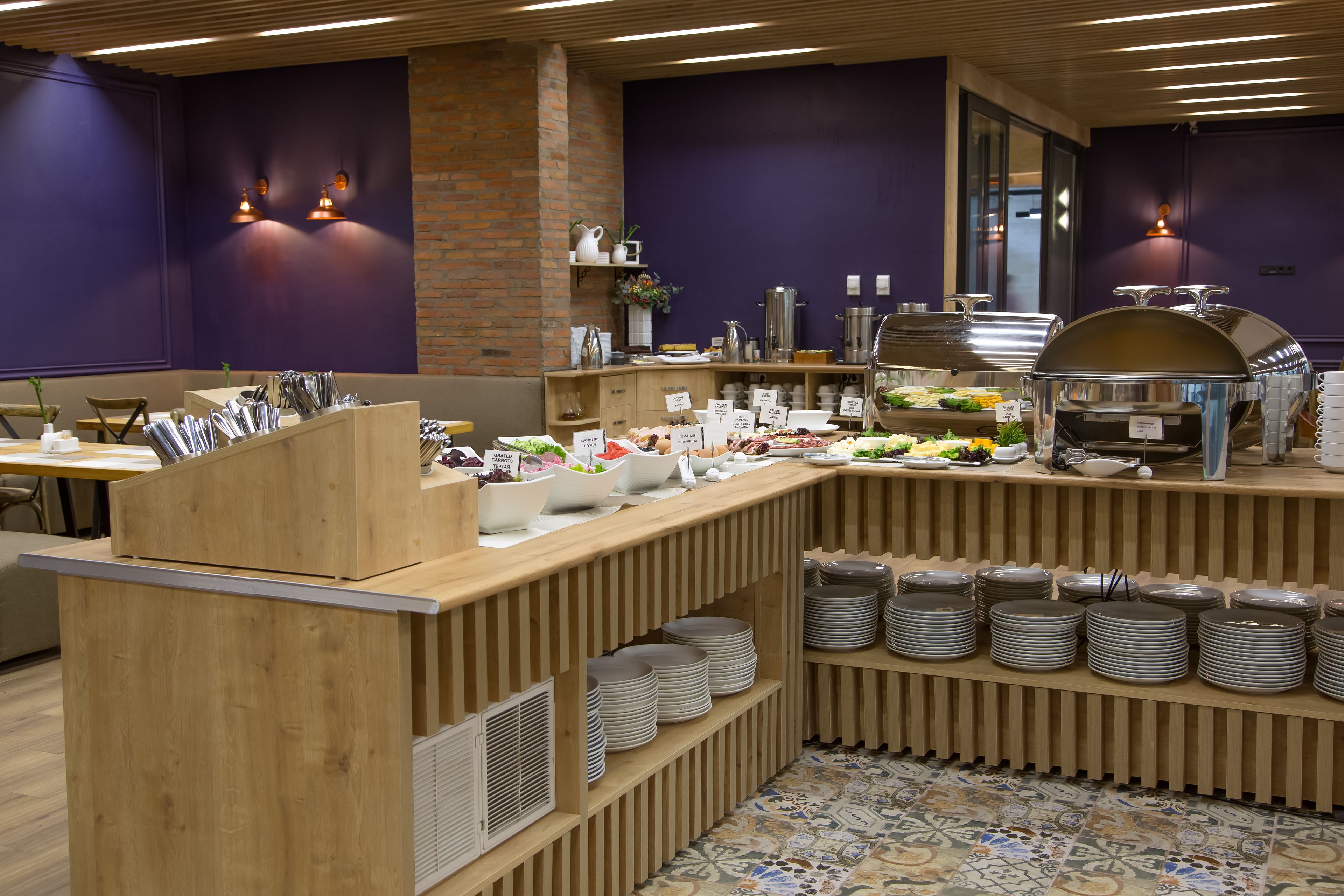 daily buffet breakfast (gel 25 per person)