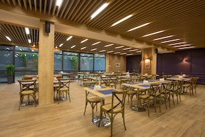 Daily buffet breakfast (GEL 25 per person)