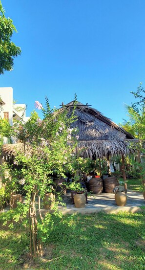 Outdoor dining - Home Farm Villa Hoi An (Da Nang)