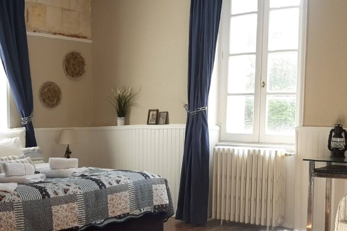 superior double room, bathtub | premium bedding, pillow-top beds, in-room safe, individually decorated