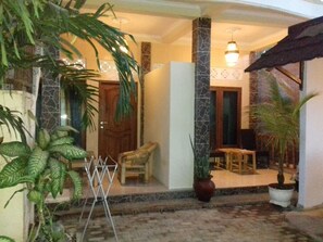 Terrace/patio - Mangga Homestay (Gili Air)