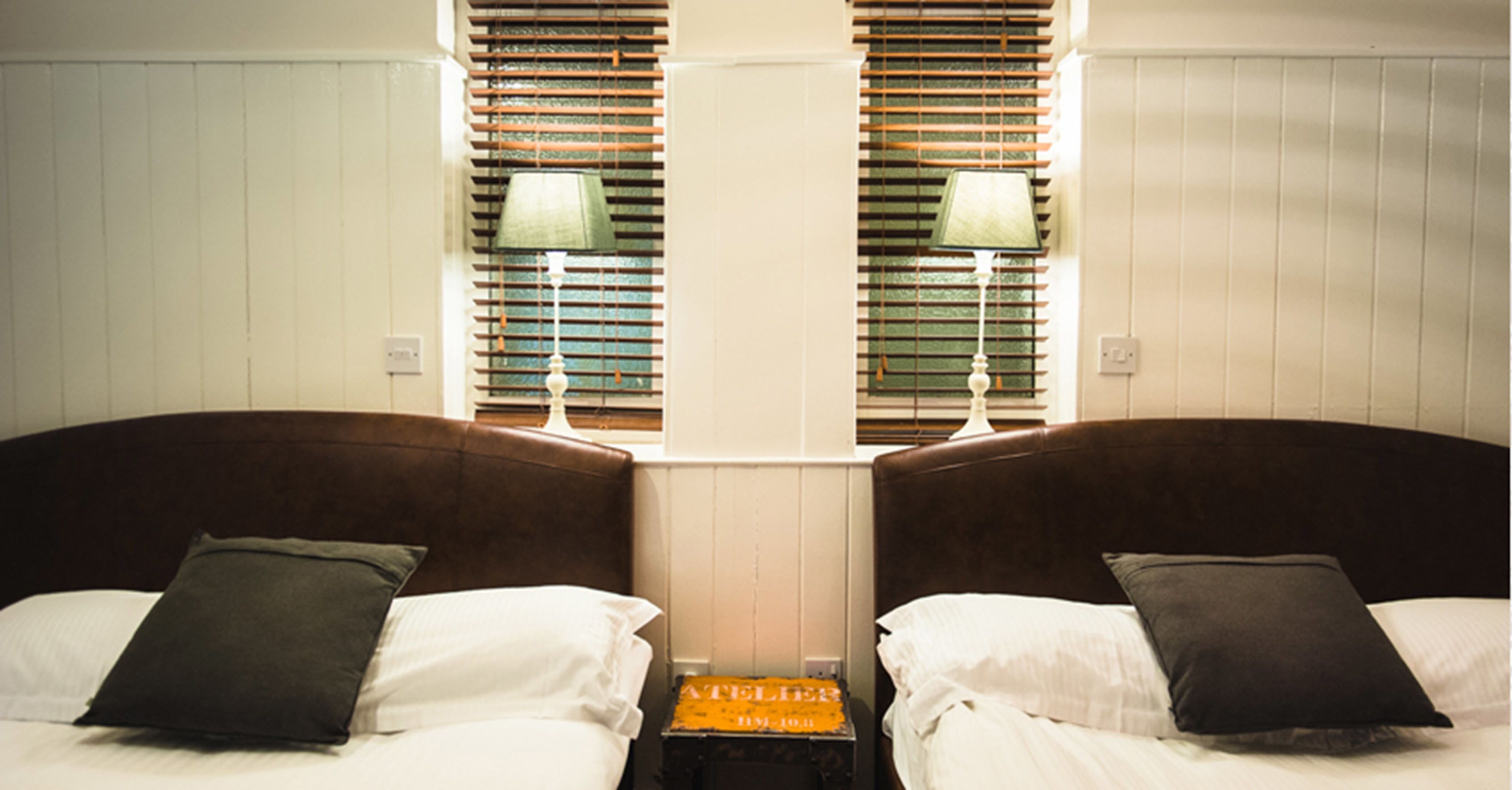 iron/ironing board, free wifi