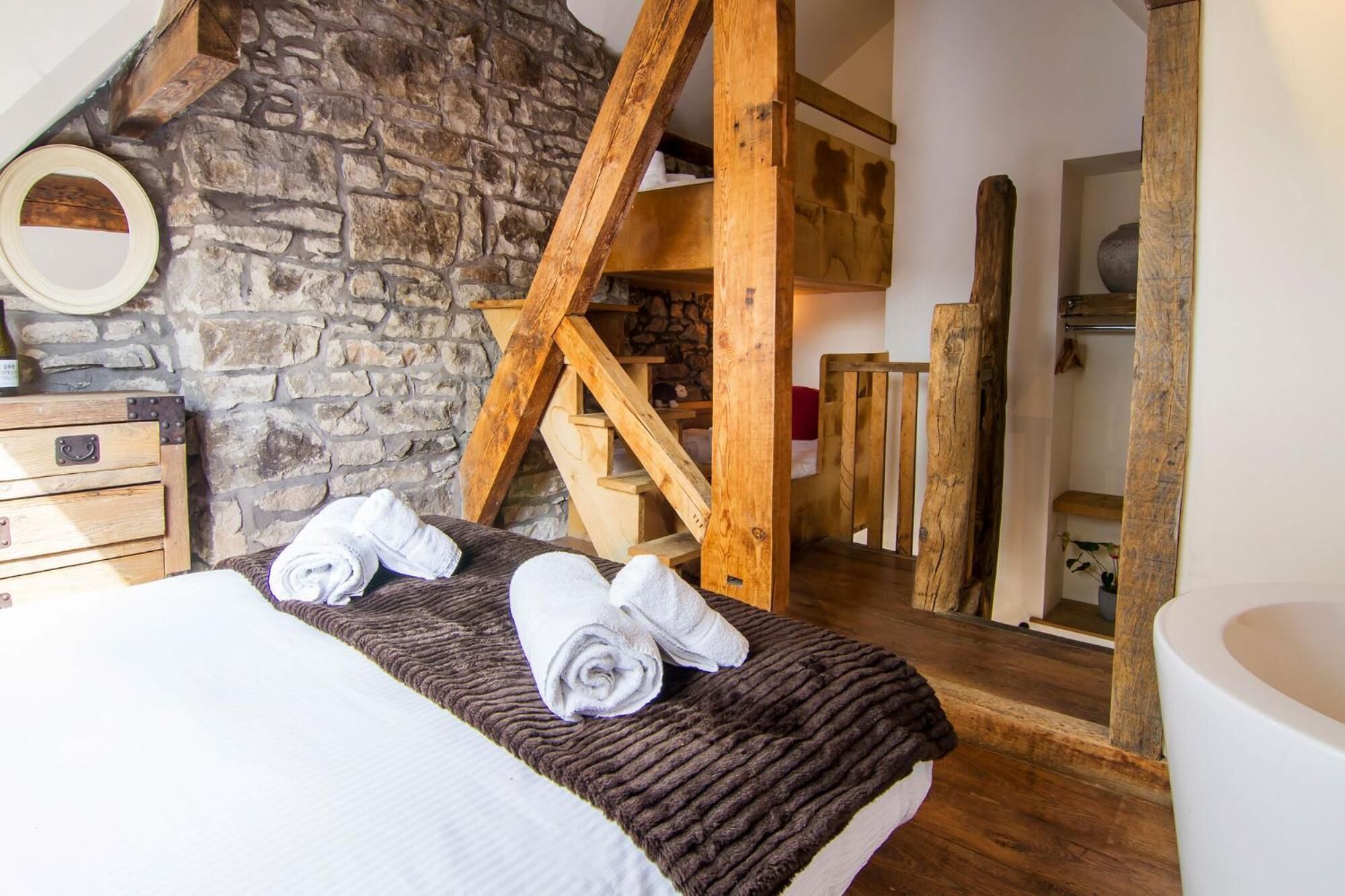 iron/ironing board, free wifi