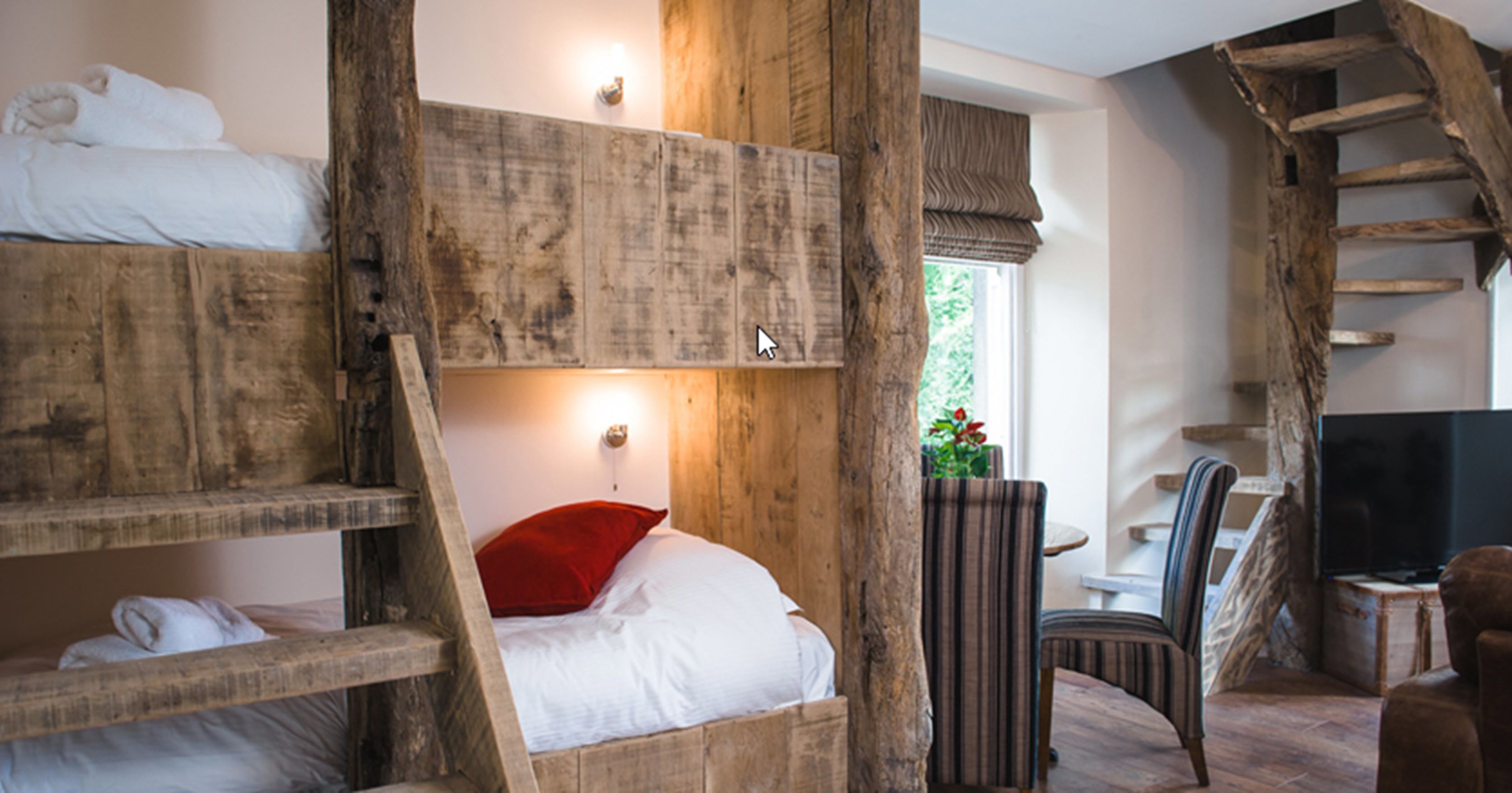 room (snug 1) | iron/ironing board, free wifi