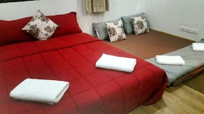 2-Bedroom Townhome | 2 Schlafzimmer, Bügeleisen/Bügelbrett, Zustellbetten, kostenloses WLAN