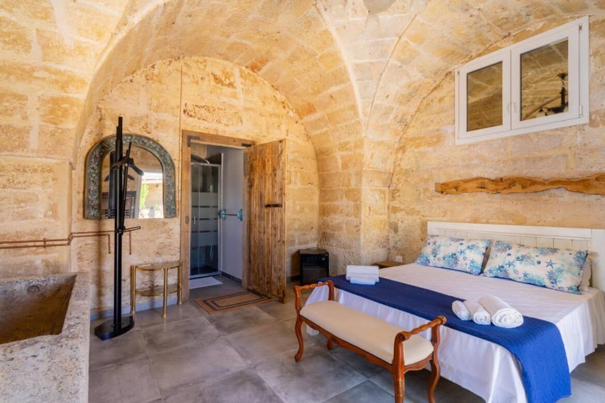 Luxury Double Room | Premium bedding, in-room safe, iron/ironing board, free WiFi