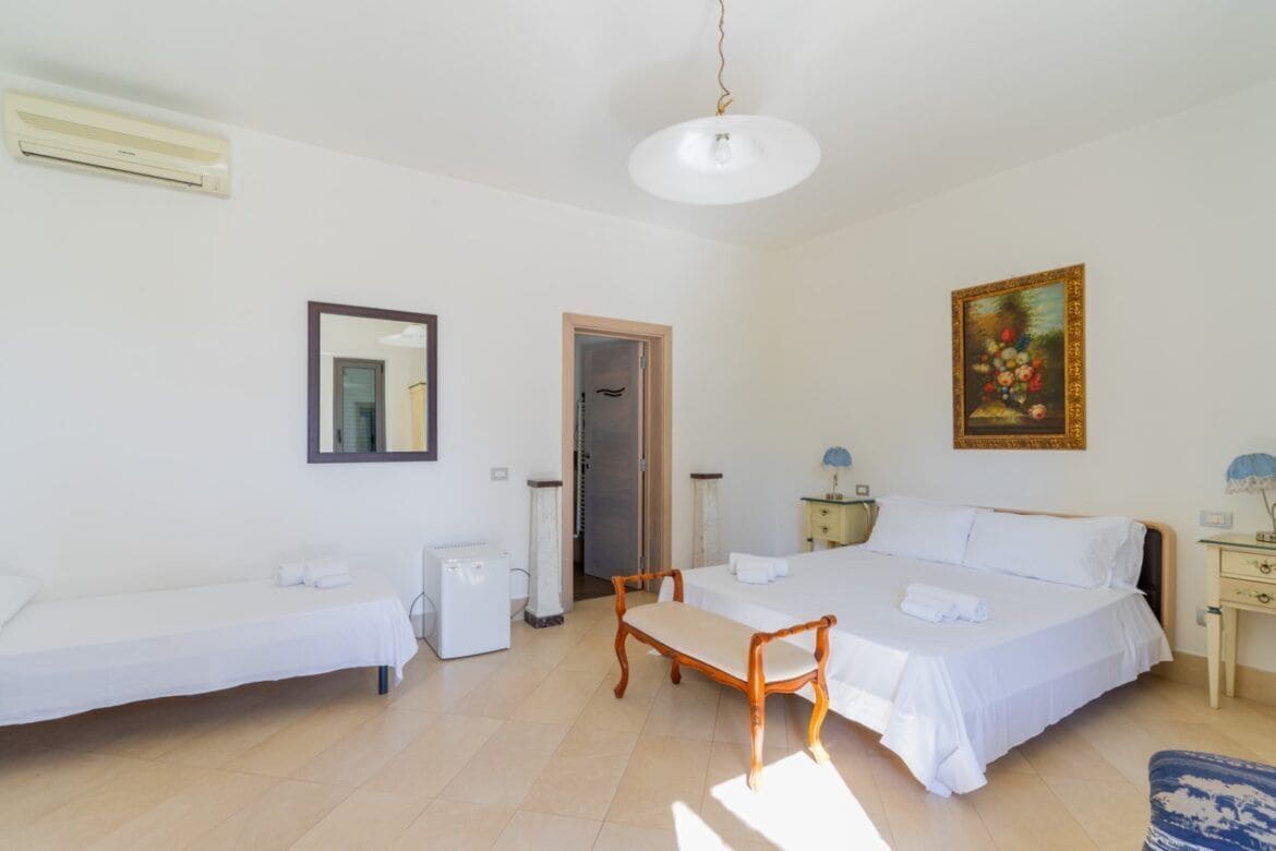 Dreibettzimmer, Terrasse, Poolblick (19) | Hochwertige Bettwaren, Zimmersafe, Bügeleisen/Bügelbrett