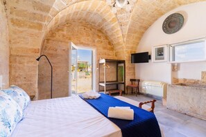 Luxury Double Room | Premium bedding, in-room safe, iron/ironing board, free WiFi - Masseria Le Dimore  (Gallipoli)