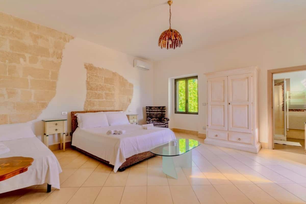 Triple Room | Premium bedding, in-room safe, iron/ironing board, free WiFi