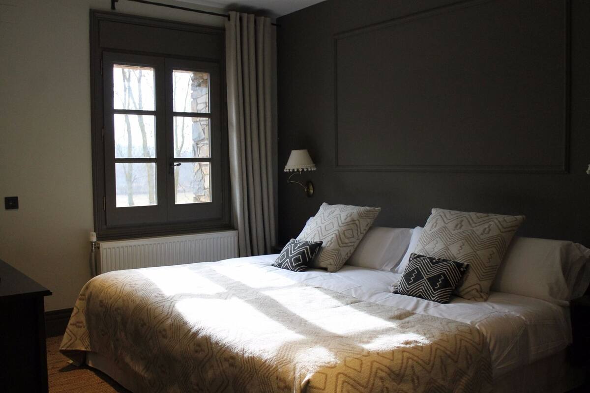 Quarto família, vista para o jardim | Individualmente decorados, camas extras/dobráveis (sobretaxa)