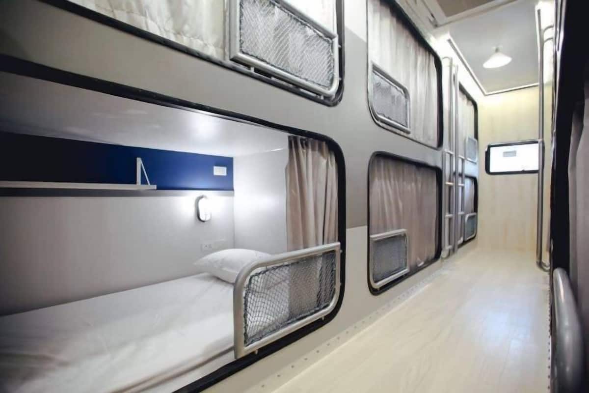 Cortinas blackout, wifi gratis y ropa de cama