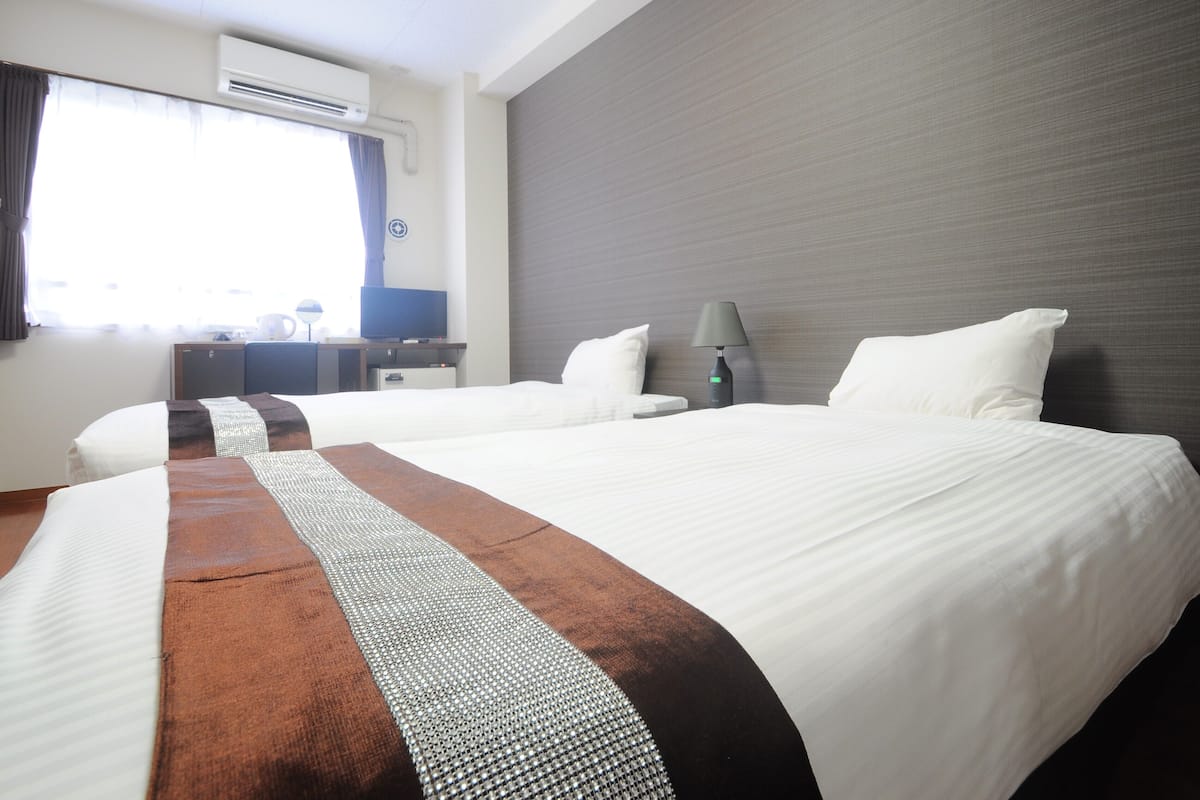 Twin Room (For 2 Guests)