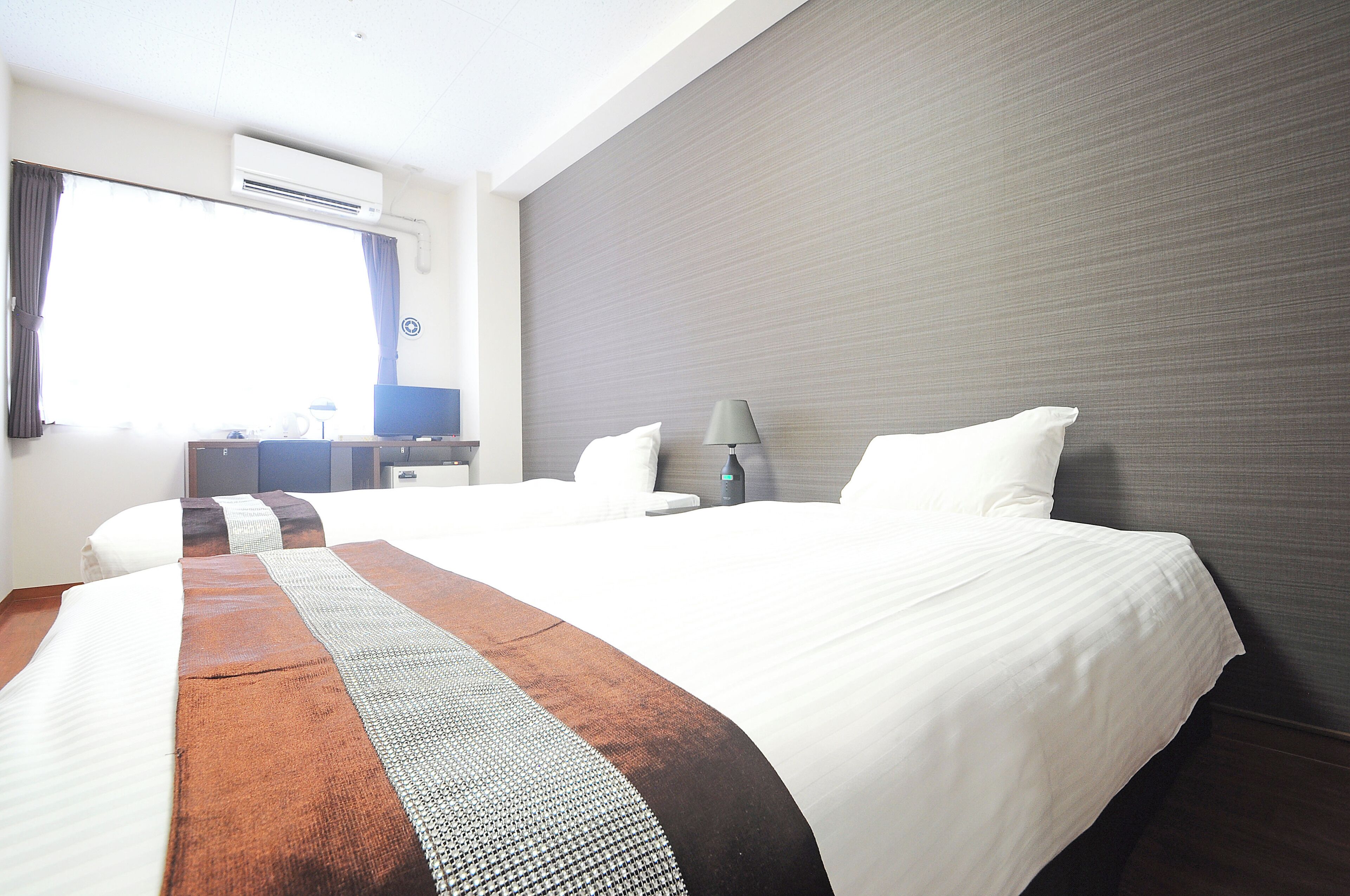 Desk, WiFi (free), bed sheets