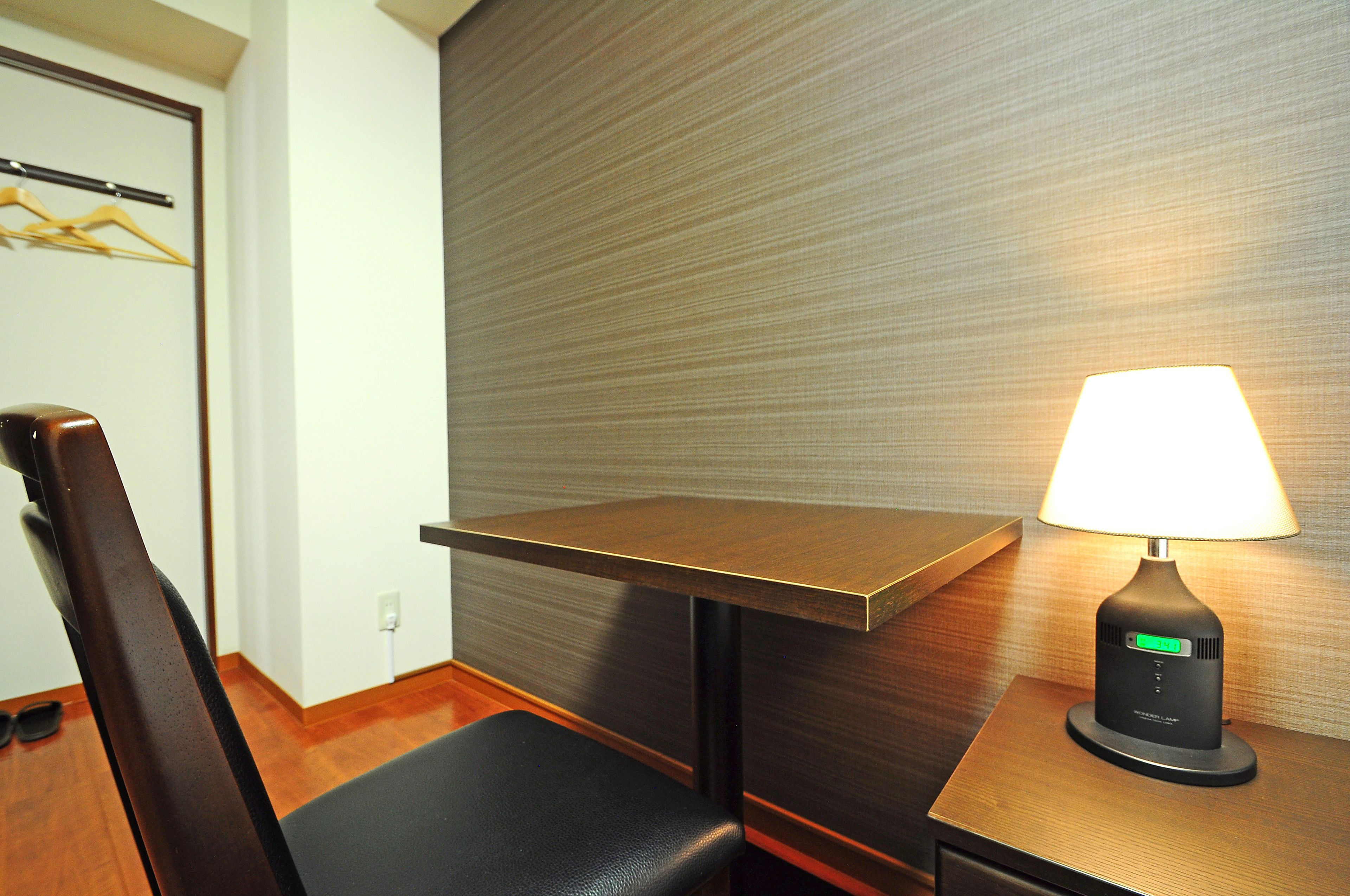 single room | room amenity