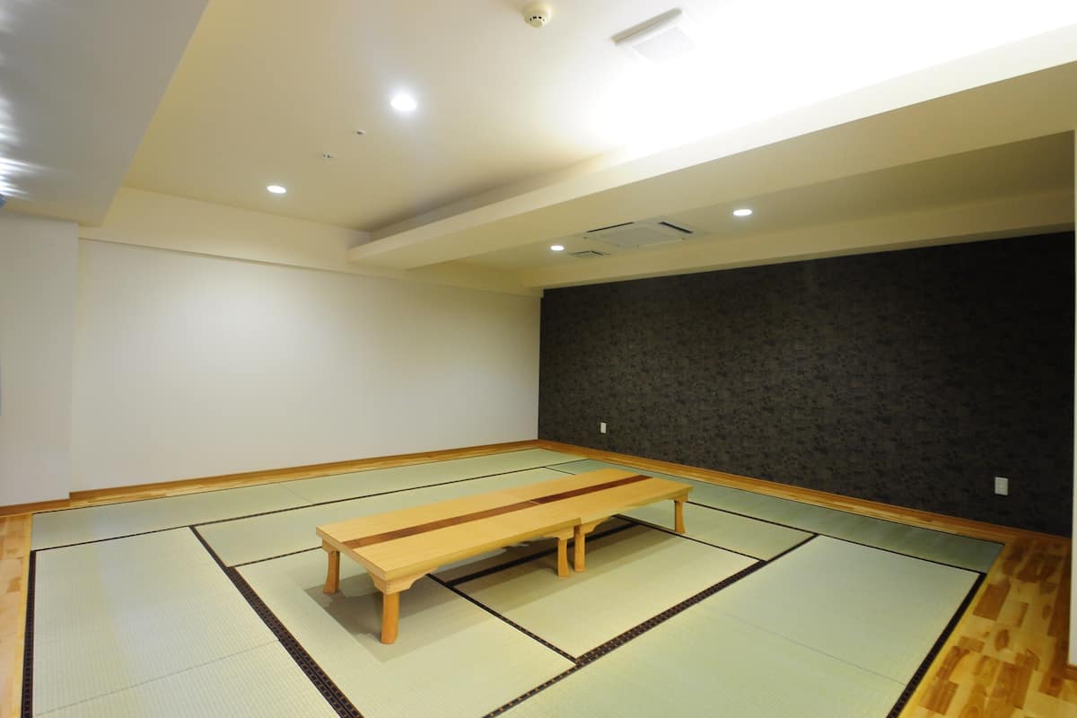 Japanese Style Room (20 Tatami-mats)
