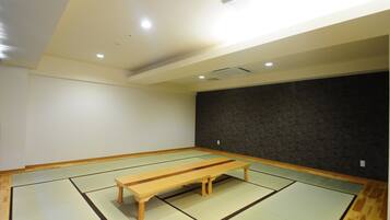 Japanese Style Room (20 Tatami-mats) | Desk, WiFi (free), bed sheets