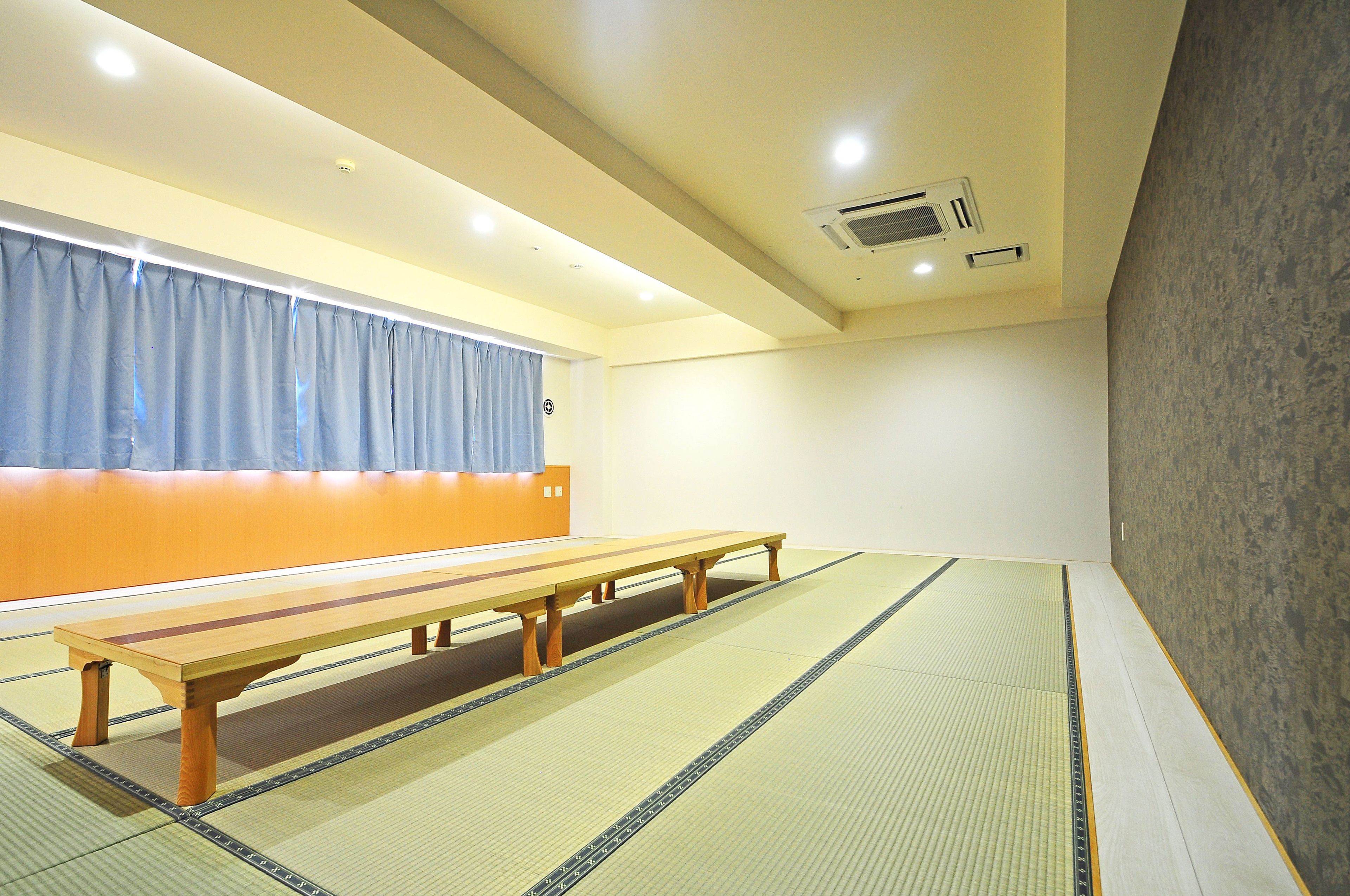 japanese style room (25 tatami-mats) | desk, free wifi, wheelchair access