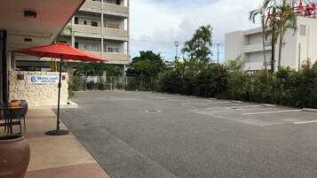 Ubetjent parkering (inkludert)