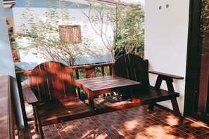 Bungalow with Garden View | ระเบียง