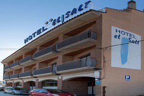 Front of property - Hotel El Salt (Valderrobres)