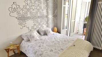 Classic Apartment | 1 bedroom, individually decorated, individually furnished, desk