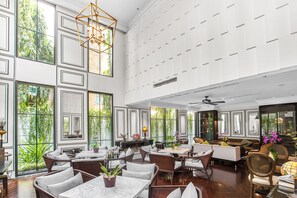 Breakfast served, local and international cuisine - Bach Suites Saigon, a Member of Design Hotels (Ho Chi Minh City)