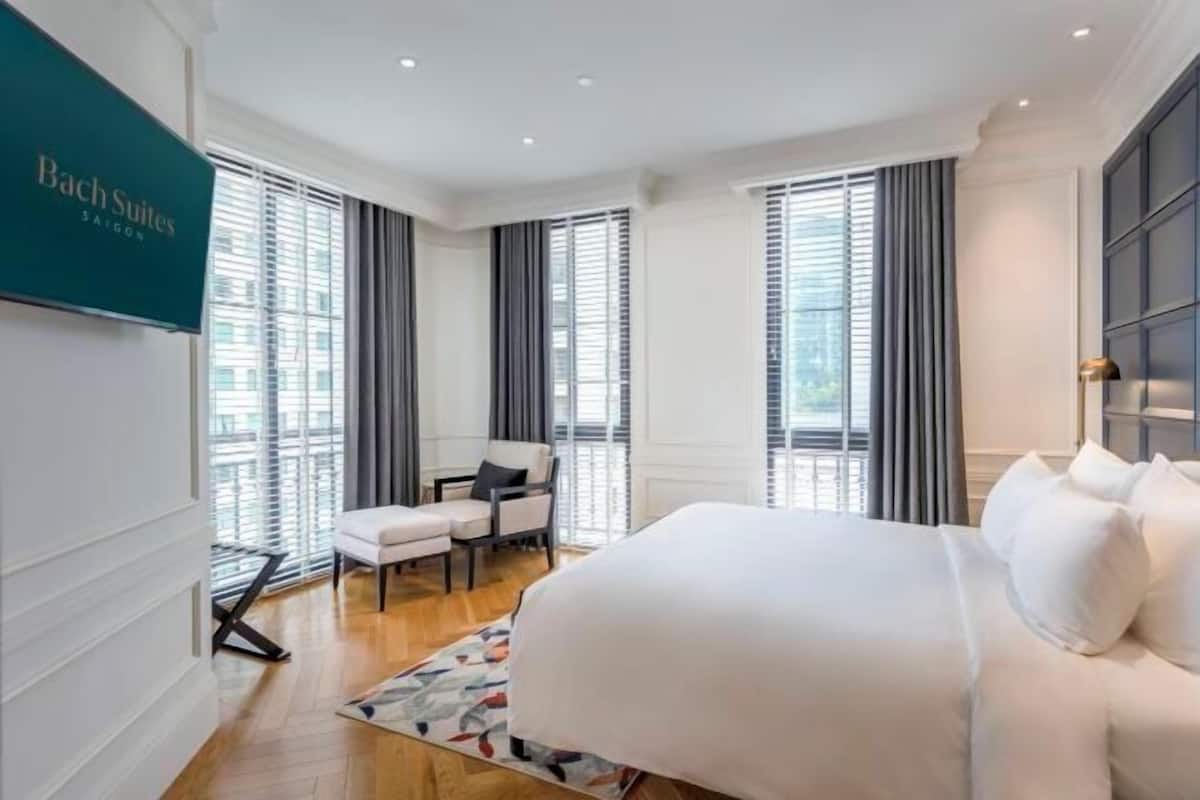 1 bedroom, premium bedding, free minibar, in-room safe