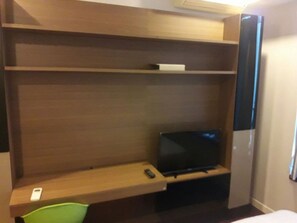 1 Bedroom Condo | Room amenity - High Floor near Petchaburi MRT (Bangkok)