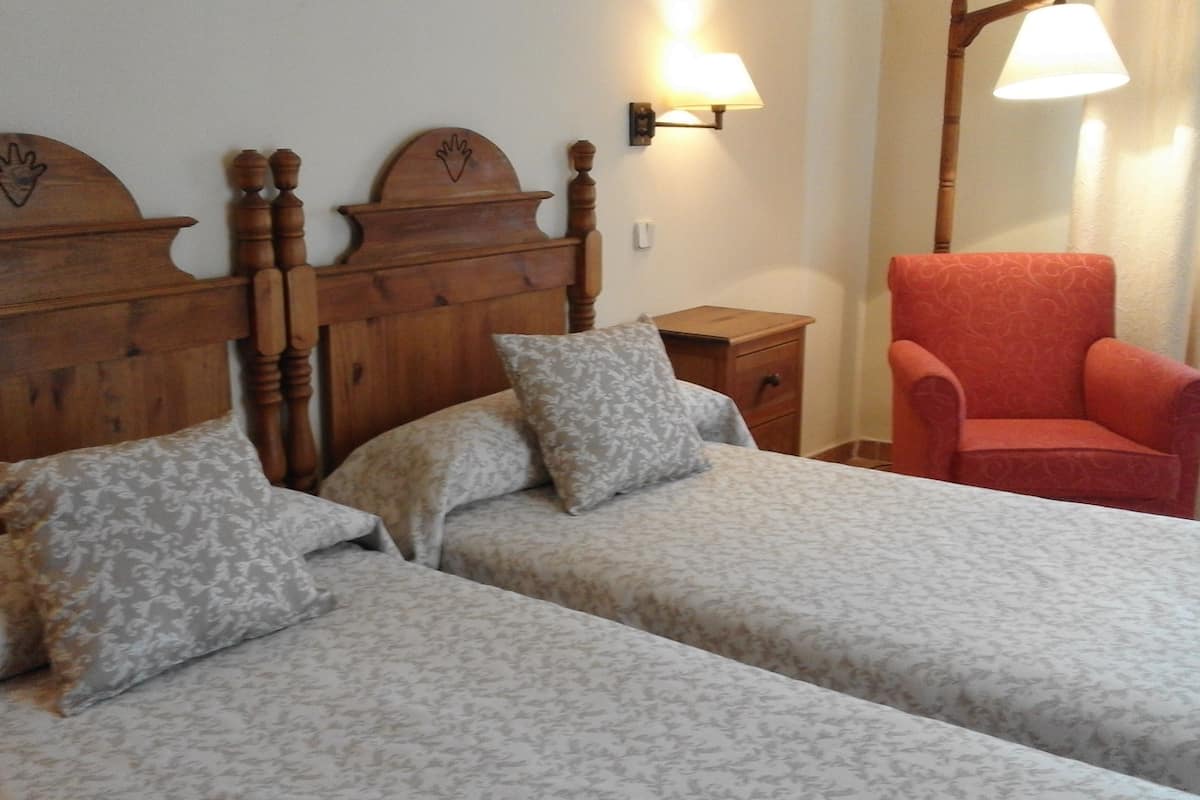 Habitación con 2 camas individuales (101) | Escritorio, insonorización, cunas gratuitas y camas extra