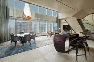 Skylofts Duplex | Living room | LCD TV