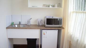 Family Double Room | Private kitchen | Fridge, microwave, electric kettle, cookware/dishes/utensils