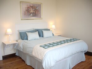 Family Double Room | 1 bedroom, desk, free WiFi - Dee's BnB (Pretoria)