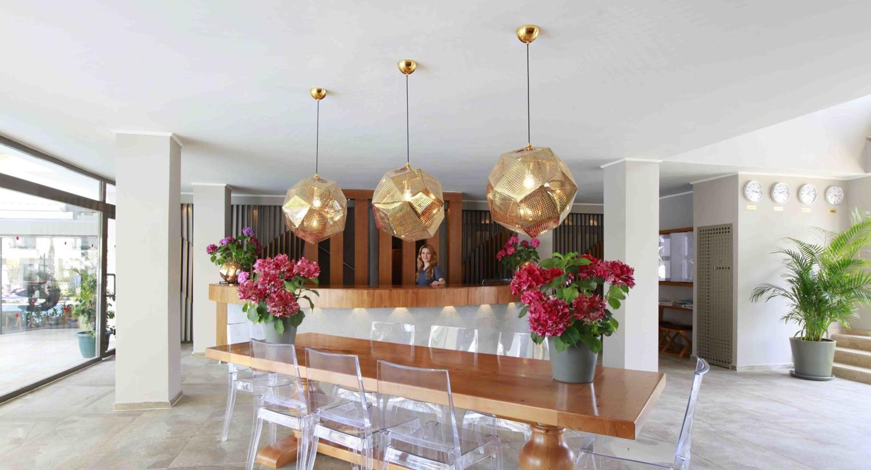 Réfrigérateur, bouilloire électrique